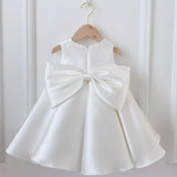 Vestido clásico a cuadros para niña