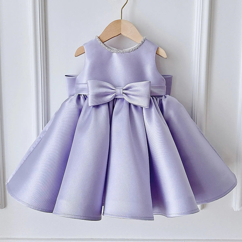 Vestido clásico a cuadros para niña
