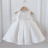 Vestido clásico a cuadros para niña
