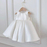 Vestido clásico a cuadros para niña