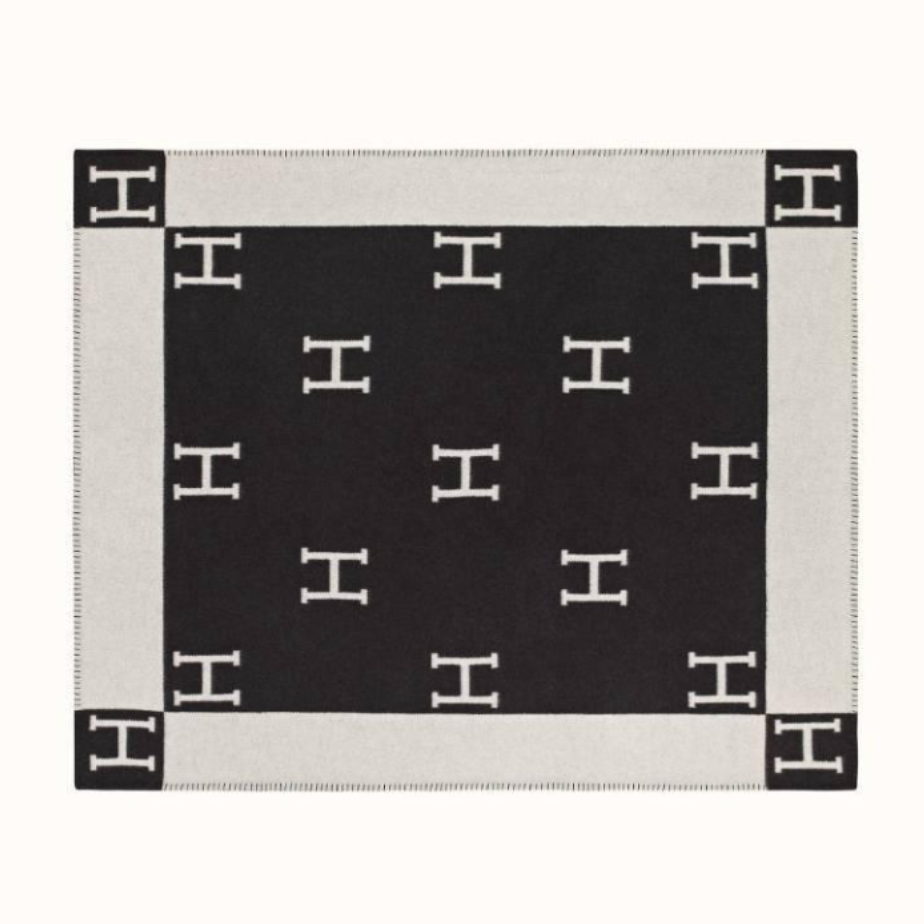 Maison Comfort Cashmere-Like Blanket